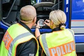 Die polizei steht vor ihrer tür oder sie haben eine vorladung erhalten. Fahrerflucht Wann Kommt Die Polizei Unfallflucht 2021
