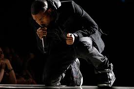 Канье уэст рост, вес, возраст, подруга, факты, семья, биография. Krossovki Repera Kane Uesta Prodany Za Rekordnye 1 8 Mln Dollarov Rossijskaya Gazeta