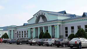 В центре мелитополя запорожской области двое мужчин напились на центральном рынке и стали развлекать прохожих «пьяным шоу». Melitopolskij Aktivist Nameren Zasudit Chinovnikov Za Remont Pamyatnikov Ria Novosti Ukraina