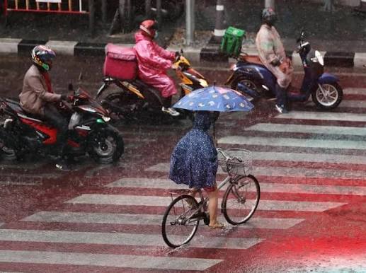 22 พ.ค. อุตุฯ ประกาศเข้าสู่ฤดูฝนปี 2566 เผยปีนี้ปริมาณฝนน้อยกว่าปีที่แล้ว  “เหนือ-อีสาน” จ่อเจอพายุหมุน