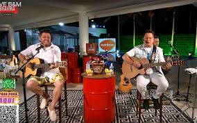 A apresentação foi realizada diretamente da casa de bruno, em uberlândia (mg). Assista Ao Vivo Agora A Live De Bruno E Marrone No Youtube