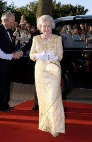 One Of My Favourite Queen Elizabeth Ii Gowns Queen Elizabeth Her Majesty The Queen Elizabeth Ii
