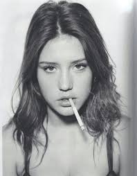 The kind of secret that can endanger their lives. Adele Exarchopoulos Freund Vermogen Grosse Tattoo Herkunft 2021 Taddlr