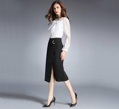 Sentiasa tampil cantik bergaya bak gadis muda, rozita che wan berpesan kepada kaum wanita agar sentiasa menjaga penampilan biarpun sudah berkahwin dan mempunyai anak. Pastikan Korang Kekal Kemas Dan Berketerampilan Kat Tempat Kerja Dengan Etika Pakaian Ni Okay
