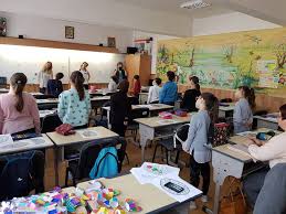 Revederea cu colegii este asteptata cu sufletul la gura de toti copiii, vor curge povestile despre minunatele intamplari, sau locuri vizitate in vacanta mare. Structura Anului Scolar 2020 2021 Cand Incepe Scoala Si Cand Vor Avea Elevii VacanÅ£e Stiri Botosani