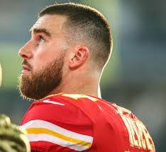 Travis Kelce makes HISTORY in what could be his final NFL game 👏 ❤️🐐