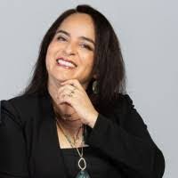 Janet Elias's Instagram, Twitter & Facebook