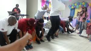 Juegos para entender el valor de la libertad la persona que elige su conducta es libre el niño habrá de conocer, que muchos hombres han luchado y otros seguirán luchando para que él, su familia y todos los ciudadanos de su país gocen hoy de libertad. Juego De Baby Shower Para Hombres Novocom Top