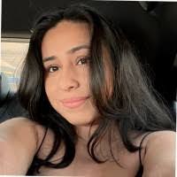 Estella Santos's Instagram, Twitter & Facebook