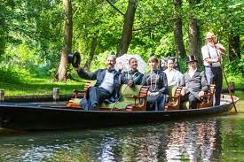 Auf der offiziellen seite der stadt lübbenau/spreewald finden sie informationen zur stadt, der verwaltung, wichtigen ansprechpartnern, nützliche formulare und mehr. Kahnfahrten Spreewald Vielfalt Themenfahrten Abendtouren Erlebnis