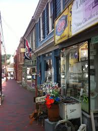 If you love to shop for antiques and you love nice restaurants, you. Girls Night Out In Historic Ellicott City Ellicott City Street Scenes Historic Buildings