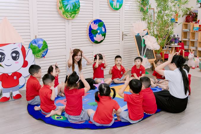 Cách giúp trẻ thích nghi khi mới bắt đầu đi học