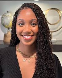 Hali Cook's Instagram, Twitter & Facebook