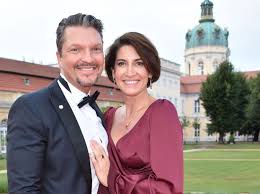 Ist beliebter schauspieler, blogger und autor! Hardy Kruger Jr Im Liebesinterview Mit Seiner Alice Liebenswert Magazin