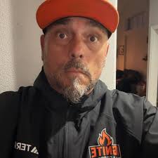 Opinion: Bari Weiss, CBS News editor-in-chief, yanked a "60 Minutes" story  critical of Trump administration. Is it "corporate censorship"? Sure looks  that way. 🔗 bit.ly/4juxDaN