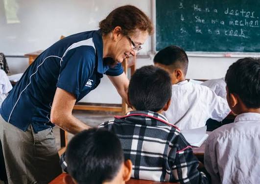 Best Senior Volunteer Programs Abroad | Trusted & Affordable
