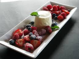 La panna cotta è un dolce molto amato, in questa ricetta ve lo proponiamo in versione natalizia, con una delicata coulis ai frutti di bosco. Panna Cotta Biologica Con Frutti Di Bosco Bild Von Sofie Hutte Ortisei St Ulrich In Groeden Tripadvisor