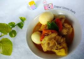 Gulai yang berkuah encer ini isinya lengkap. Menu Buka Puasa Sehat Gulai Ayam Tahu Telur Radea