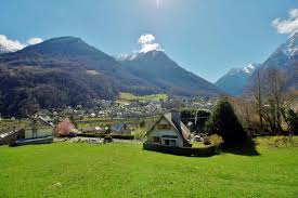Dans les petites ruelles en pierres du village de betpouey où il fait bon vivre, vous apprécierez ce gîte sur 3 niveaux.prenez votre sac à dos et partez en. Gite A Cauterets