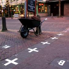 Hollanda ve belçika arasında sınırında, baarle kasabasında bulunan iki yerleşim yeridir. Hollanda Belcika Sinirinin Evlerin Ortasindan Gectigi Kasaba Baarle Hertog Bundle