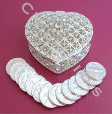 Pin By Mandy M On Wedding Arras Arras De Boda And Wedding Lassos Heart Wedding Wedding Accessories Rhinestone Heart