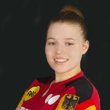 Sarah Rau's Instagram, Twitter & Facebook