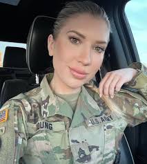 Ok my lovely fans, I'm currently in Texas, United States 🇺🇸 Time to tell  me where you're from 🌍🫶 #TexasStrong #USMilitaryWomen #ArmyGirlVibes  #WorldwideSupport #militarylove