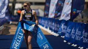 Cassandra beaugrand is a french triathlon champion, who has ridden a steady wave of success and fame from an early age. Cassandre Beaugrand Est Votre Championne Du Week End