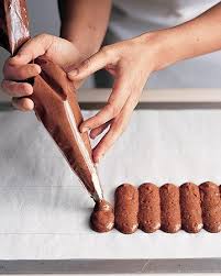 Using a large whisk or hand mixer, whip the egg yolks with 1/4 cup of the sugar, until pale and fluffy, then beat in the vanilla. Pin On Cakes