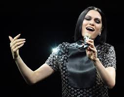 Piano notes for how to play flashlight by jessie j from pitch perfect 2 on the keyboard. The Pitch Perfect 2 Soundtrack Will Include A Jessie J Song Because She S The Absolute Best Person To Cover