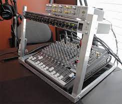 Last week, i followed the guide below to build my roof rack. Diy Desktop Rack Mount For Podcasting The Podcasters Studio