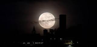 Esta luna llena es la superluna más grande del año y se ha combinado con el primer eclipse lunar total en más de dos años. Las Fases De La Luna En Junio De 2021