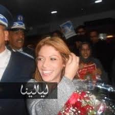 بالصور والفيديو سكينة بوخريص نجمة ستار اكاديمي تصل إلى المغرب وتتفاجئ بجمهورها Www Layalina Com Cartoon Wallpaper Photo Cartoon