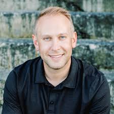 Sean Straub — SEAN STRAUB // SENIOR REAL ESTATE BROKER