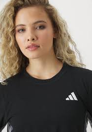 Essential Training Fitness T-shirt with Moisture Wicking Features