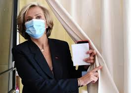 Plus de 500 maires franciliens appellent à soutenir valérie pécresse. Xn2g Modn7 Fum