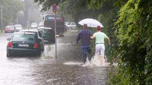 wetter regen sommer statt hitze wegen tief wolf uberschwemmung unwetter wetter