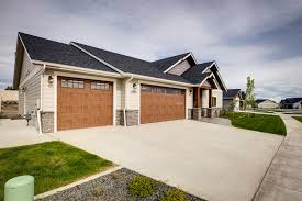 Nestled off highway 27 on the edge of spokane valley, these apartments are in a convenient location to commute into spokane or head towards coeur d'alene, idaho. Edge Homes Building On Spokane S South Hill