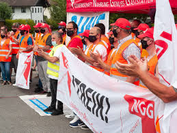 58 фраз в 7 тематиках. Streik Bei Der Molkerei Alpenhain In Pfaffing Nur Noch Eine Maschine Lauft Im Werk Region Wasserburg