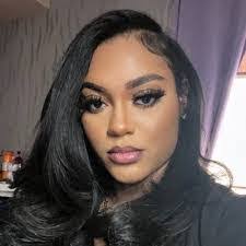 Nadia Hendrix's Instagram, Twitter & Facebook