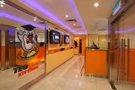 A clean cosy room geared with quality sound system, teo heng is definitely the top in mind to go for cheap karaoke sessions. Teo Heng Ktv Studio Reviews Singapore Karaokes Thesmartlocal Reviews