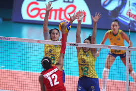 Torcida da seleção brasileira feminina de vôlei. Brasil Sofre Virada E Fica Com Vice Na Liga Das Nacoes De Volei Feminino Veja