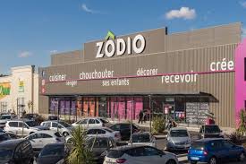 Avec une surface de 250 000 m2 et 518 enseignes (2016), en 2013, elle est la quatrième zone commerciale la plus visitée de france avec 24 millions de visiteurs. Zodio De Plan De Campagne My Home