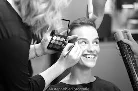 When you walk down the aisle, you'll be handed a piece of paper that confirms that you've completed the requirem. Professional Beauty School Schonheit Schaffen Kannst Du Lernen
