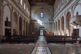 Era probabilmente un mercante greco o un principe armeno in pellegrinaggio a roma.si racconta che, intorno al 250, arrivato a firenze, iniziò la vita di eremita e che fu decapitato durante le persecuzioni anticristiane dell'imperatore decio, andandosene poi dal luogo dell'esecuzione con la sua testa in mano e arrivando dall'altra parte. Municipality Of Florence