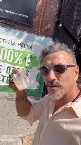 Cómo les conté ayer me vine a visitar el mural sustentable de @termaarg en  Palermo!! Muy buena la iniciativa👏🏼👏🏼👏🏼❤️, ., #nuevasoportunidades  #termarecicla #muralterma