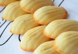 Madeleines Legeres Sans Beurre Ww Plat Et Recette Recette Madeleine Gateau Sans Sucre Ni Matiere Grasse Recettes De Cuisine
