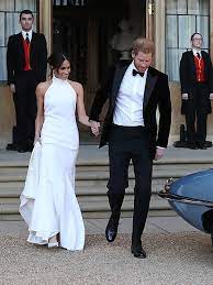 Their royal romance jessica mulroney is tired of the critics. Jetzt Kann Man Das Brautkleid Von Meghan Markle Kaufen Stylight