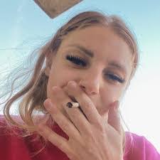 Roxanne Mott's Instagram, Twitter & Facebook