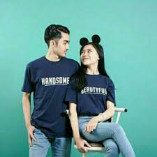 Baju couple sesuai dengan namanya adalah baju yang memiliki model atau desain yang sama, dan biasa digunakan oleh pasangan secara serasi. Kaos Couple Sablon Satuan Desain Nama Logo Gambar Sendiri Lengan Pendek Dua Dua Nya Shopee Indonesia